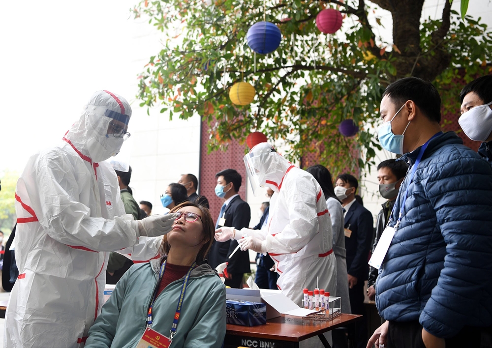 Ban tổ chức Đại hội XIII tiến hành xét nghiệm Covid-19.